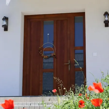 Almavirag Vendeghaz Apartmán