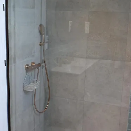 Almavirag Vendeghaz Apartmán *