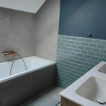 Almavirag Vendeghaz Apartmán *